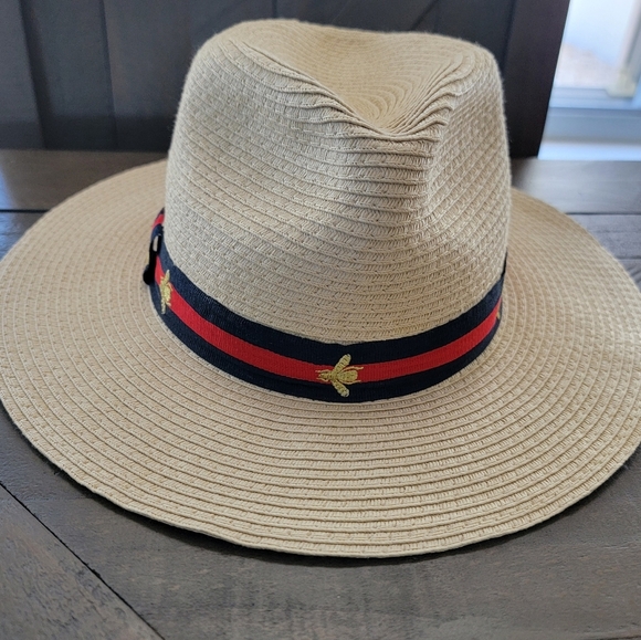 Vince Camuto Woven Adjustable Straw Fedora Hat With Bee Accents - Picture 3 of 8